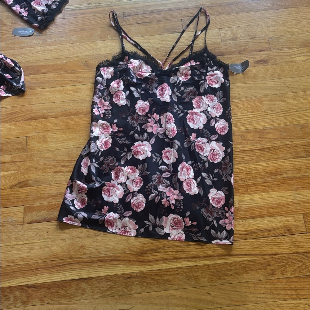 NWT Secret Treasures Floral Patterned Peignoir Nightgown Robe Set - Picture 2 of 11